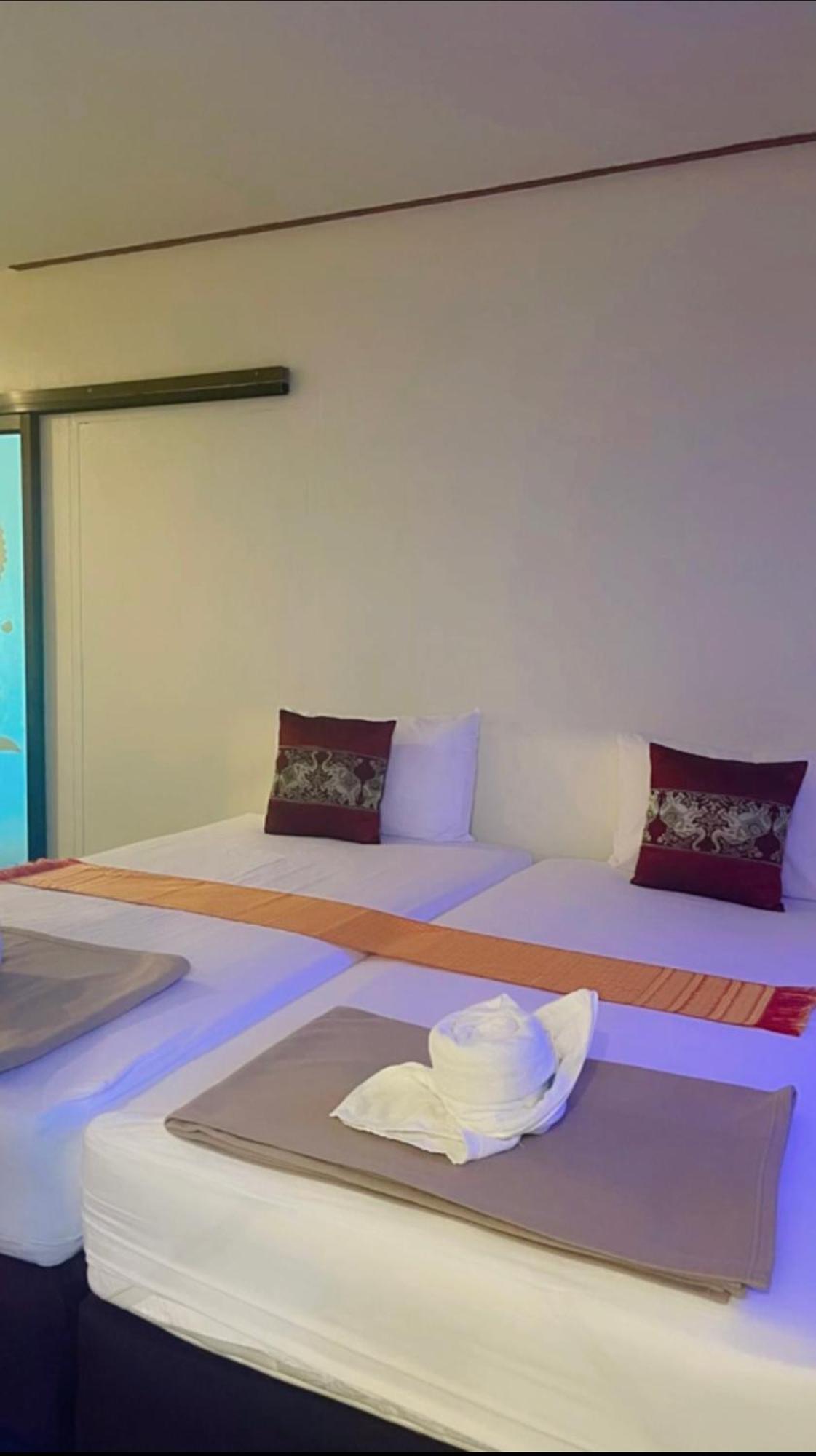 Baan Klong House Hotell Baan Khai Exteriör bild