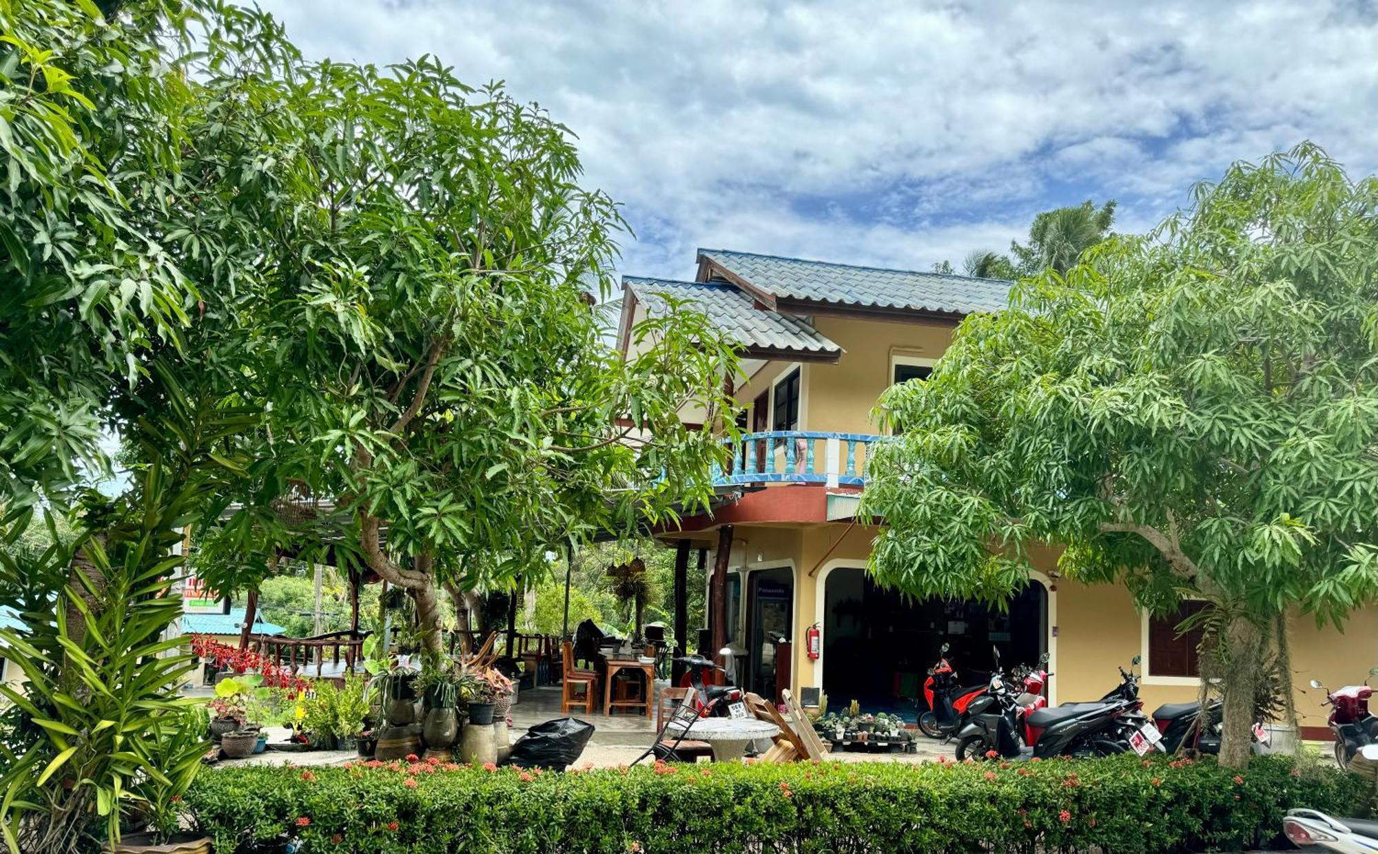 Baan Klong House Hotell Baan Khai Exteriör bild