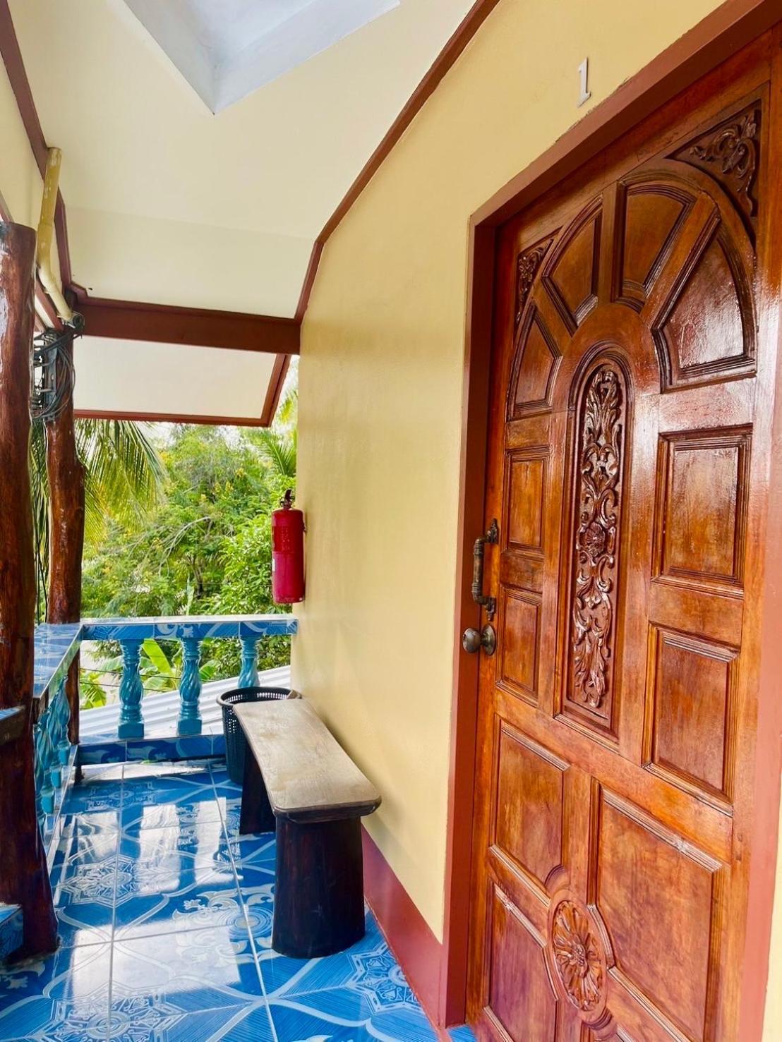 Baan Klong House Hotell Baan Khai Exteriör bild