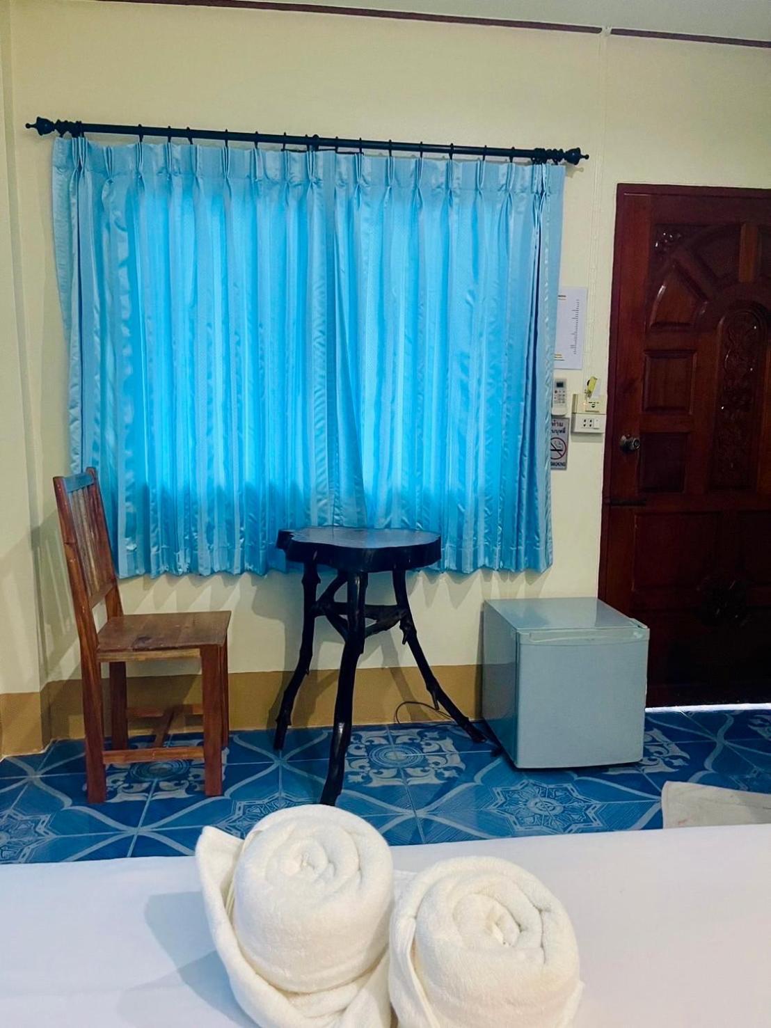 Baan Klong House Hotell Baan Khai Exteriör bild