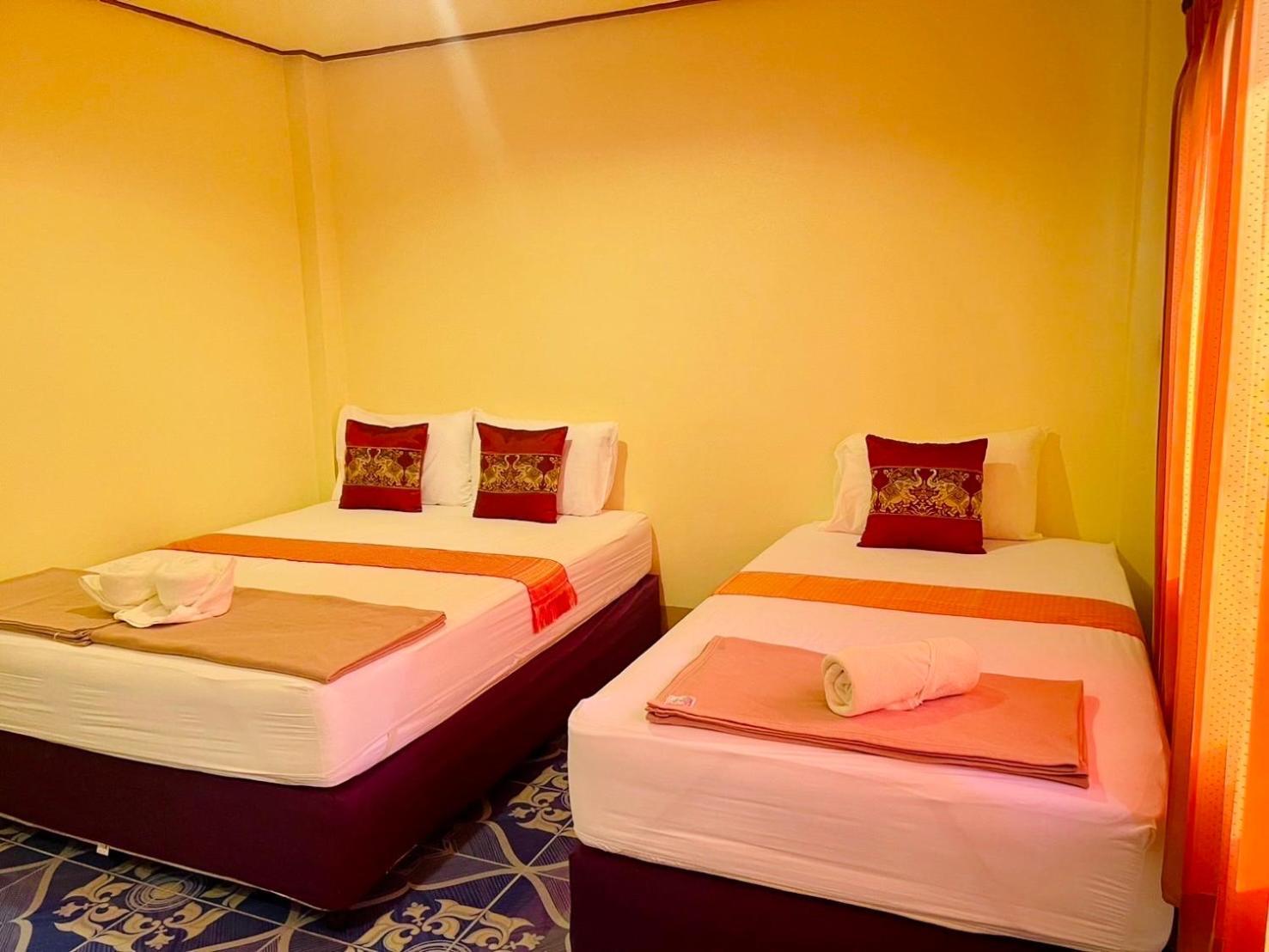 Baan Klong House Hotell Baan Khai Exteriör bild