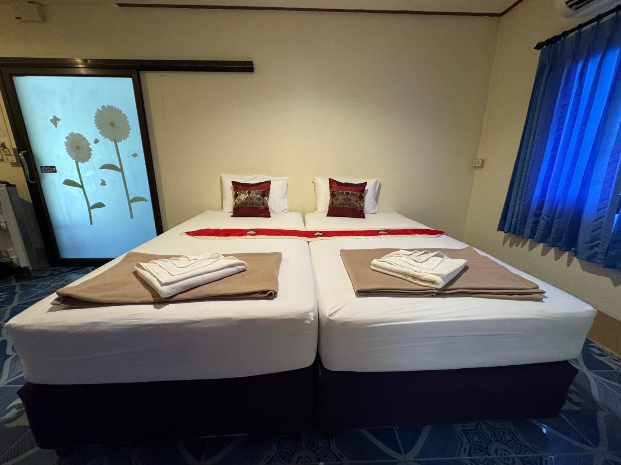 Baan Klong House Hotell Baan Khai Exteriör bild