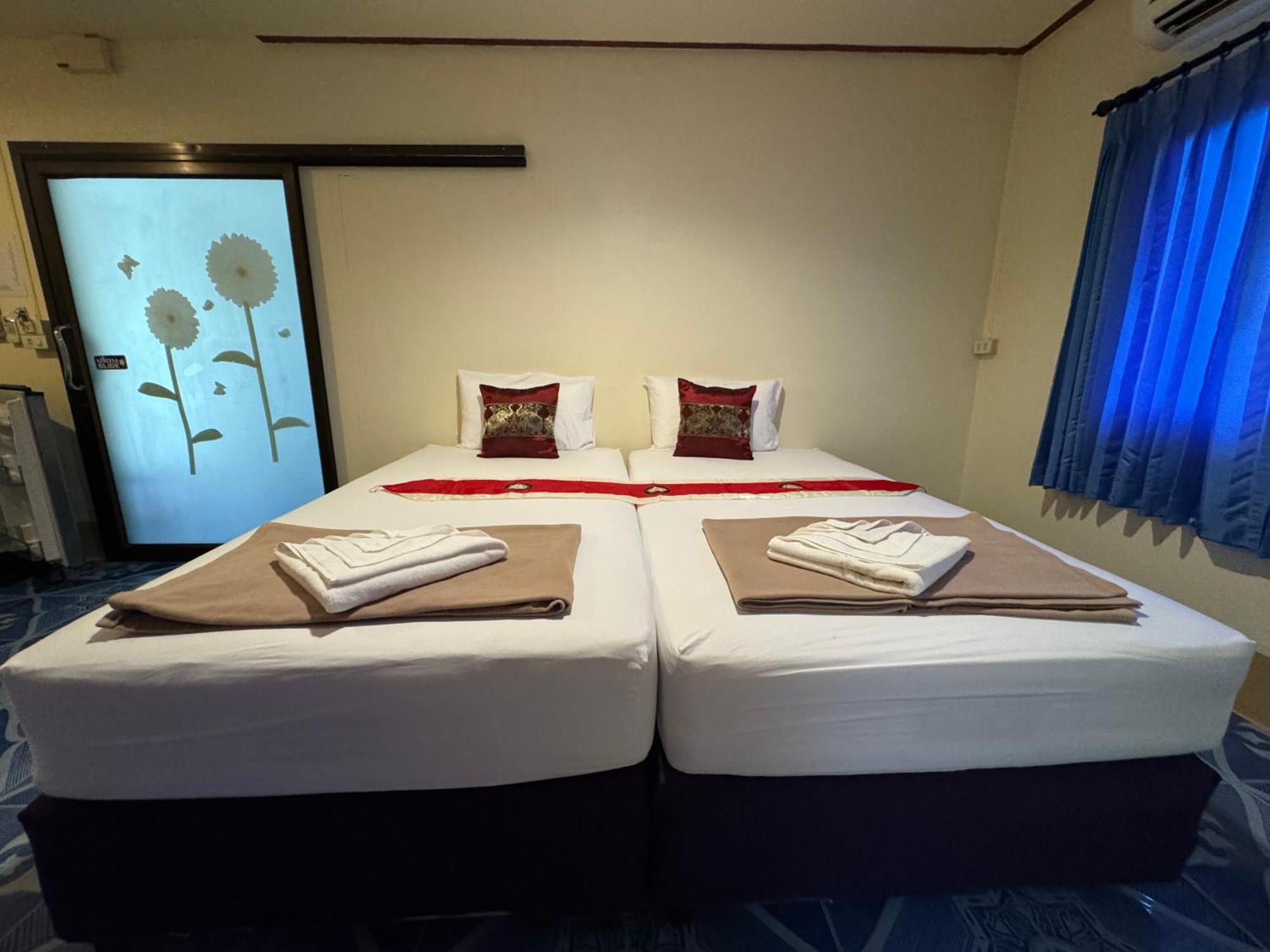 Baan Klong House Hotell Baan Khai Exteriör bild