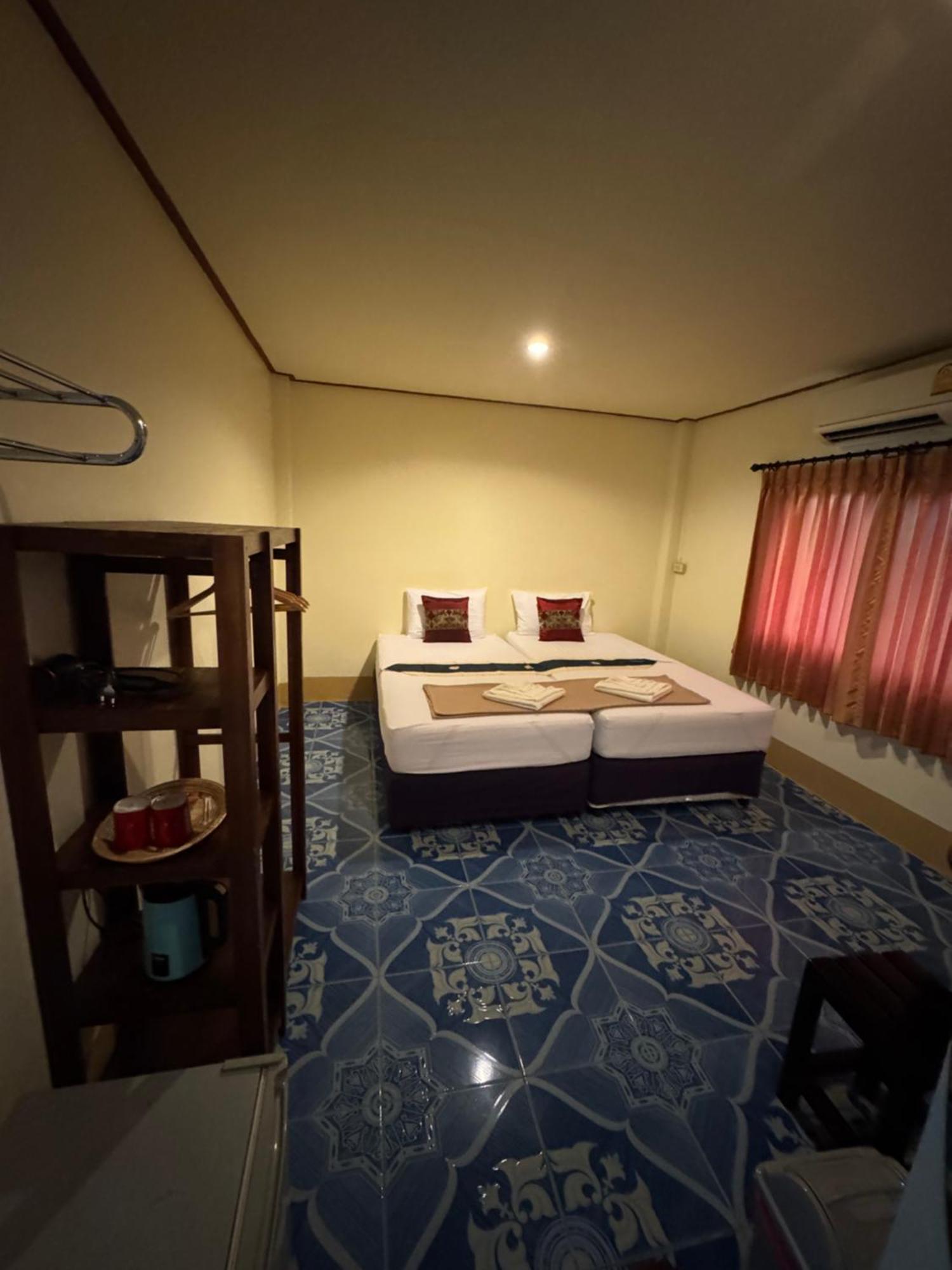 Baan Klong House Hotell Baan Khai Exteriör bild